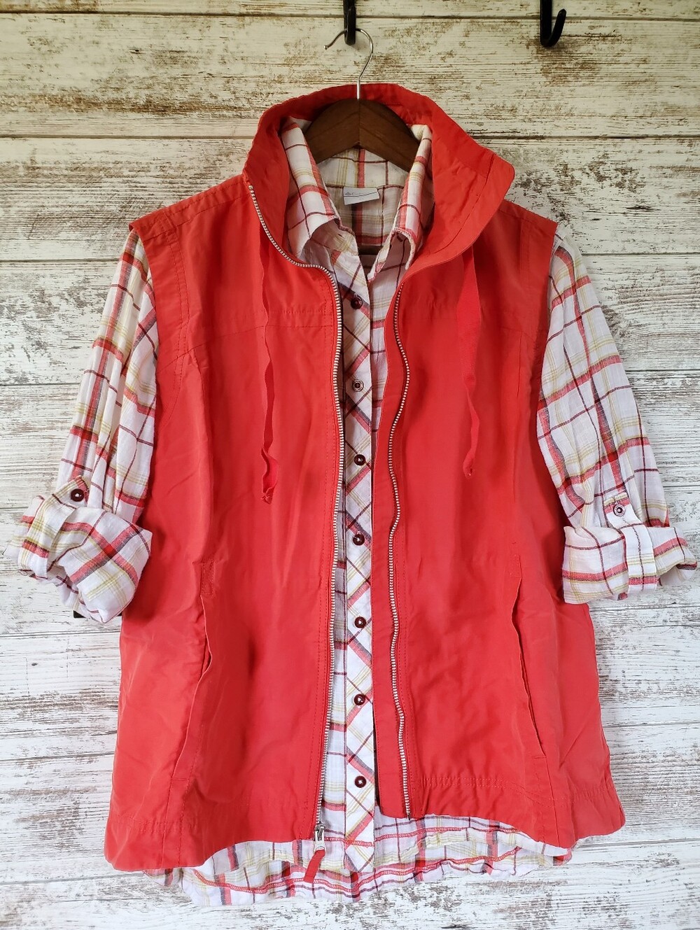 Columbia XL Red Utility Vest & Plaid Button Down Shirt Layered Hiking Gorpcore